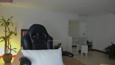 Kelly  online show from September 2025 10:31:02 AM