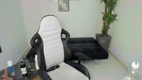 Snapshot of allyssann_smith chatting on January 2025 01:08:01 AM allyssann online show from January 2025 01:08:01 AM