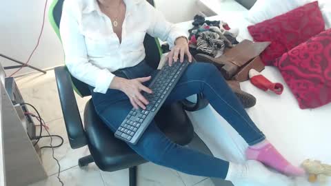 ALMA FENIX  online show from February 2025 03:14:01 PM