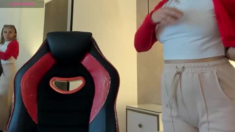 ALMA FENIX  online show from November 2025 12:27:02 PM