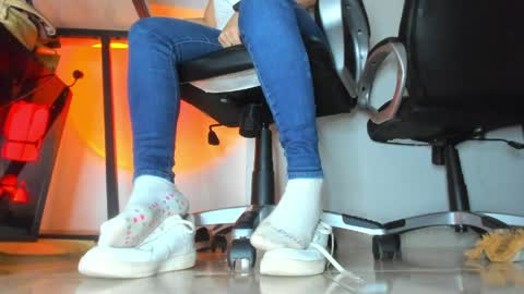 ALMA FENIX  online show from April 2026 11:59:01 AM