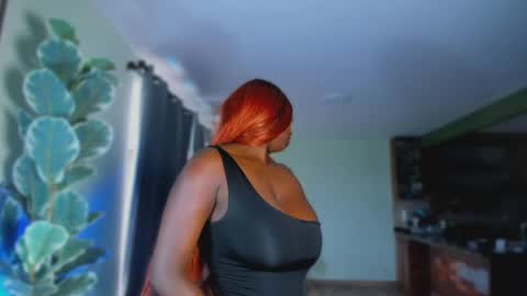 Snapshot of almaahotxxx chatting on May 2026 02:35:02 PM almaahotxxx online show from May 2026 02:35:02 PM