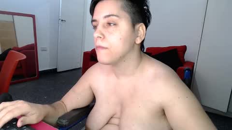 Almond online show from December 2024 08:04:02 PM