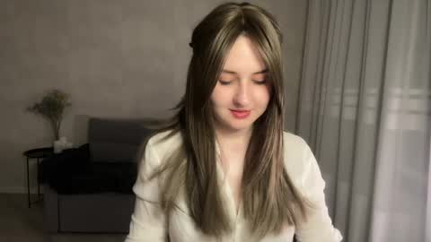 Snapshot of almostinnocent_ chatting on May 2026 07:44:02 PM Anna online show from May 2026 07:44:02 PM