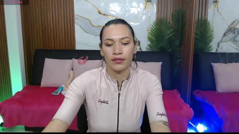 Snapshot of alonddra_tay chatting on April 2026 11:49:01 AM alonddra_tay online show from April 2026 11:49:01 AM