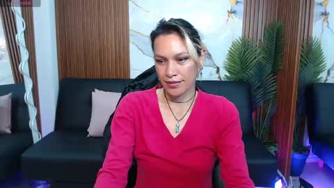 Snapshot of alonddra_tay chatting on May 2026 11:37:01 AM alonddra_tay online show from May 2026 11:37:01 AM