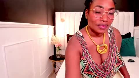 Snapshot of alondra_adams_ chatting on May 2026 11:40:01 AM Alondra online show from May 2026 11:40:01 AM