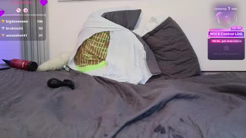 alondra_king online show from March 2026 05:44:01 AM