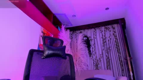 Snapshot of alondrasoomer chatting on June 2026 04:36:02 AM ALONDRA CUTE online show from June 2026 04:36:02 AM