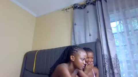 Elly online show from November 2025 12:22:01 PM