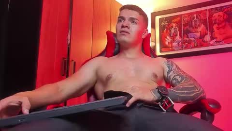 alpha_dominus_ online show from December 2025 04:28:02 AM