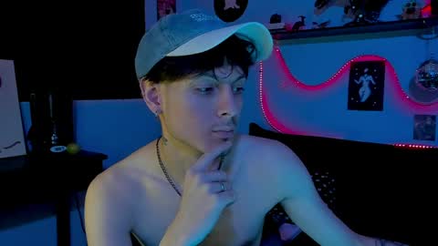 Snapshot of alphadioniso chatting on May 2026 01:12:01 AM Dioniso online show from May 2026 01:12:01 AM