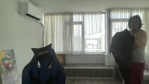 Snapshot of alphandre chatting on February 2025 10:53:02 AM AlphAndre online show from February 2025 10:53:02 AM