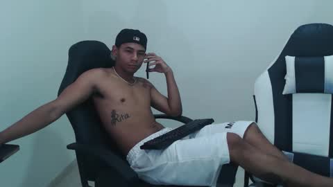 alphas_latins online show from March 2026 07:07:02 PM