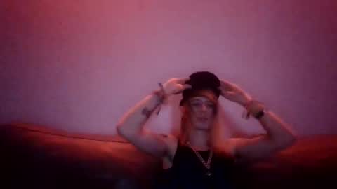 altboy010 online show from October 2025 06:52:02 PM