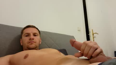 aluke95 online show from October 2025 05:54:02 PM