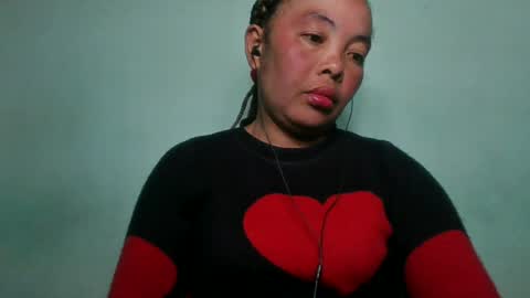 Snapshot of alypierette chatting on June 2026 07:24:01 PM alypierette online show from June 2026 07:24:01 PM