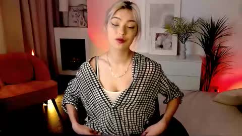 Alysia online show from September 2025 02:11:02 PM