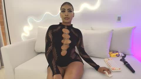 Snapshot of alyssa_bunnyx chatting on February 2026 03:27:01 AM . online show from February 2026 03:27:01 AM