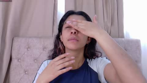 Snapshot of alyssa_joness chatting on November 2025 01:43:01 PM alyssa_joness online show from November 2025 01:43:01 PM