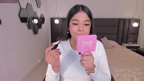 Aly  online show from November 2025 11:32:01 AM