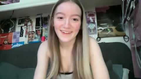 Snapshot of alyssag7001 chatting on March 2025 07:36:01 PM alyssag7001 online show from March 2025 07:36:01 PM