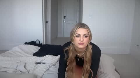 alyssastonee online show from September 2025 09:31:02 PM