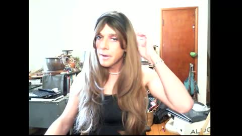 Snapshot of alyssatwo chatting on January 2026 09:31:01 PM Britney online show from January 2026 09:31:01 PM