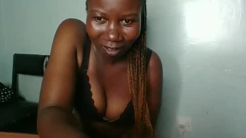 Snapshot of am_creme_delight chatting on April 2026 08:42:02 PM am_creme_delight online show from April 2026 08:42:02 PM