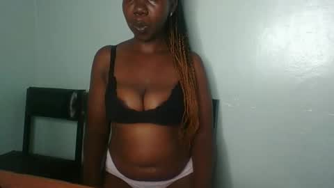 Snapshot of am_creme_delight chatting on April 2026 01:29:02 AM am_creme_delight online show from April 2026 01:29:02 AM