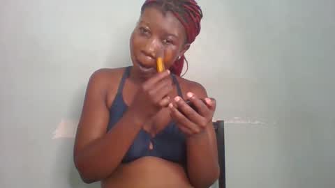 Snapshot of am_creme_delight chatting on May 2026 12:22:01 PM am_creme_delight online show from May 2026 12:22:01 PM