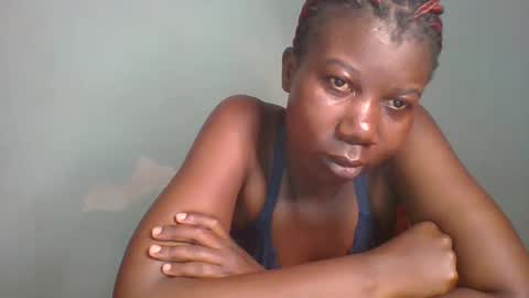 Snapshot of am_creme_delight chatting on May 2026 04:32:02 AM am_creme_delight online show from May 2026 04:32:02 AM