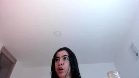 Snapshot of amadamar chatting on April 2026 12:27:01 AM valentia online show from April 2026 12:27:01 AM