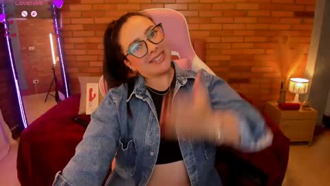 Snapshot of amaia_monet chatting on June 2026 07:14:01 PM Hi Im AmaiaHelp me reach 100 likes online show from June 2026 07:14:01 PM
