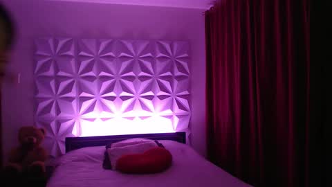 Amalett online show from December 2025 10:02:01 AM