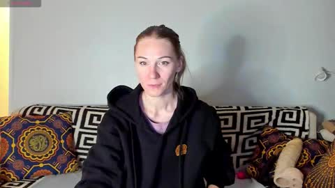 Amalia online show from October 2025 11:48:02 PM