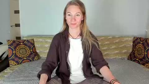 Snapshot of amalia_mio chatting on July 2026 08:09:02 AM Amalia online show from July 2026 08:09:02 AM