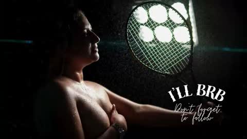 Amalia Im Back See you soon this January 7 at 10 pm Colombia time online show from October 2025 10:44:02 PM