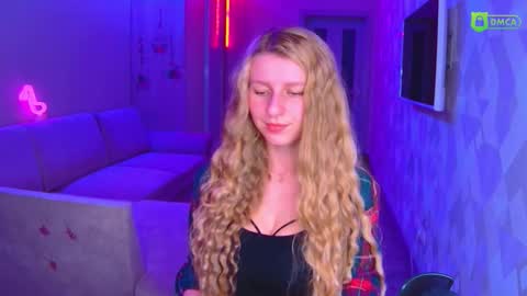 Snapshot of amaliaqueen999 chatting on November 2025 03:37:02 PM Amalia online show from November 2025 03:37:02 PM