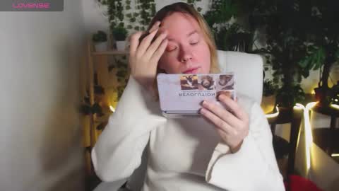 Hi im Amanda online show from December 2025 08:42:02 AM