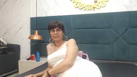 Snapshot of amanda_ramirez chatting on May 2026 09:45:01 PM amanda_ramirez online show from May 2026 09:45:01 PM