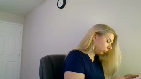 Amanda online show from October 2025 03:08:01 AM