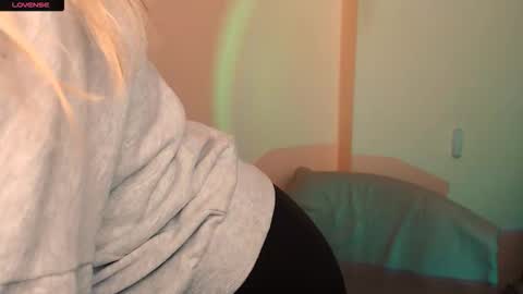 Amanda online show from November 2025 08:38:02 AM