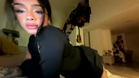 Snapshot of amapola_666 chatting on May 2026 02:19:02 AM Ama online show from May 2026 02:19:02 AM