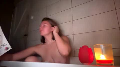 Amara Elise online show from February 2025 06:20:01 PM