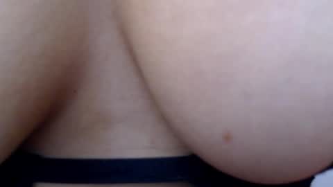 Snapshot of amaranta_f00x chatting on February 2026 01:07:02 PM Amaranta online show from February 2026 01:07:02 PM