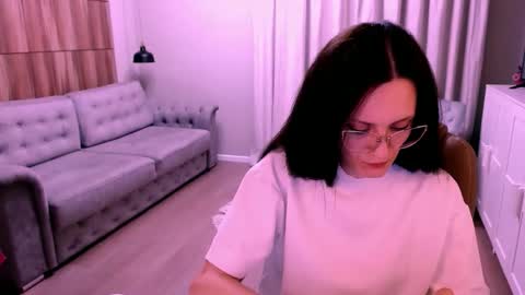 Izza online show from April 2026 06:28:01 PM