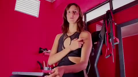 ambar_roux1 online show from September 2025 01:35:02 PM