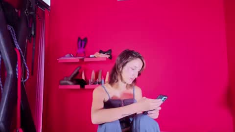 ambar_roux1 online show from October 2025 01:46:02 PM