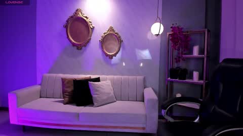 Ambar  online show from October 2025 11:40:01 AM